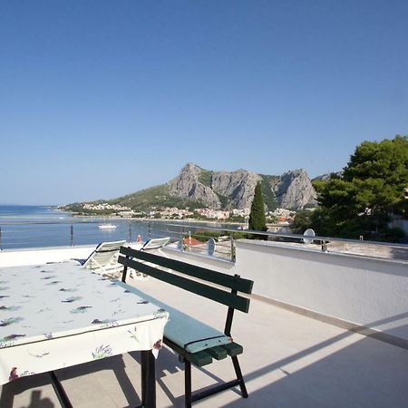 Apartment Lelas Omiš Exteriör bild