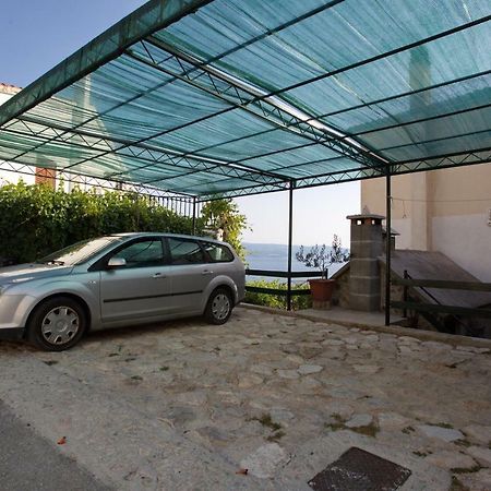 Apartment Lelas Omiš Exteriör bild