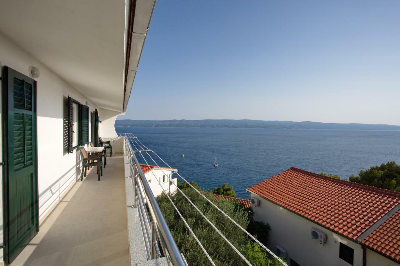 Apartment Lelas Omiš Exteriör bild
