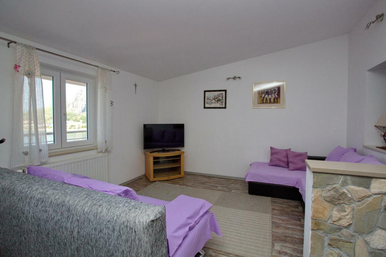 Apartment Lelas Omiš Exteriör bild