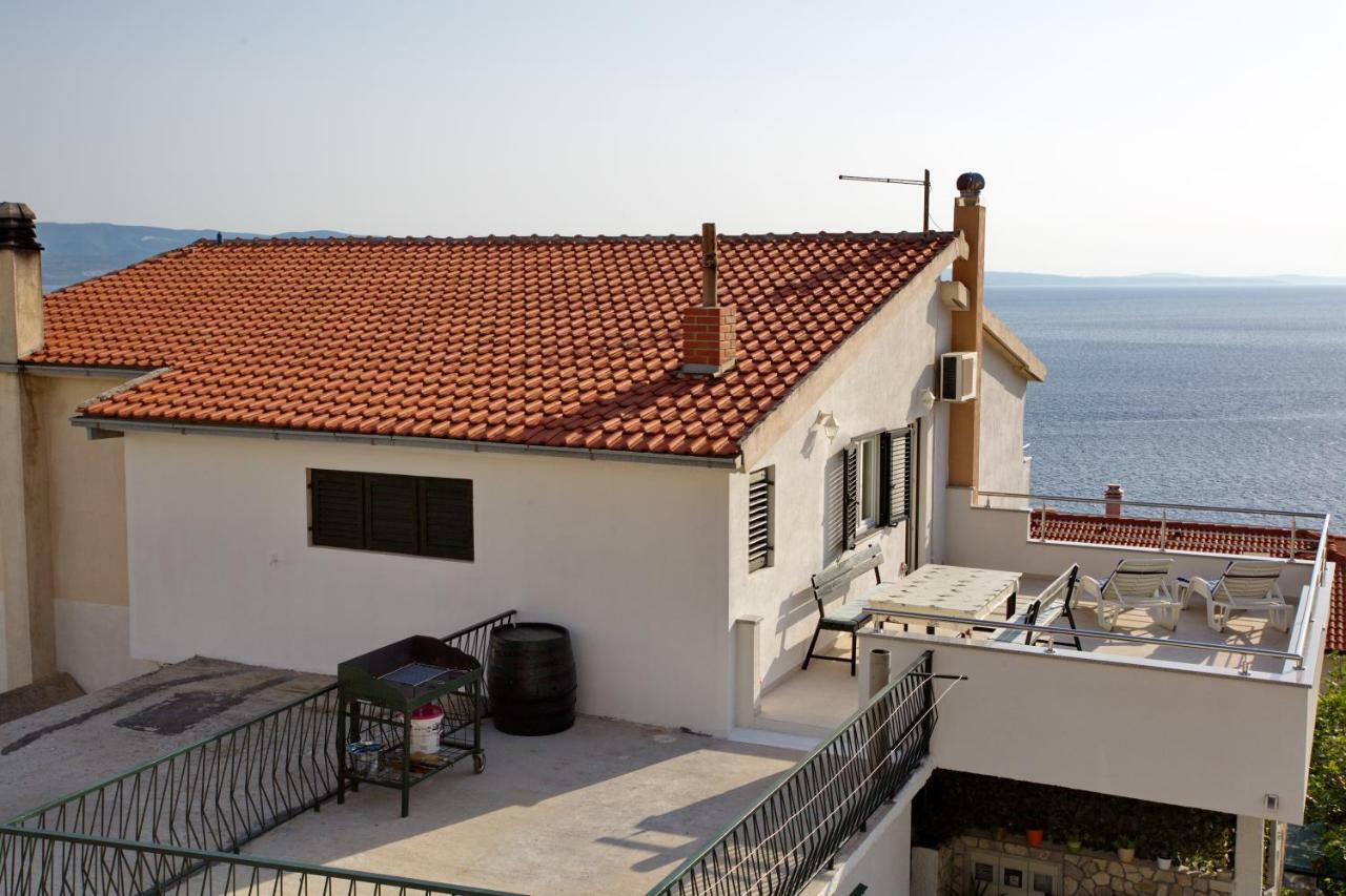Apartment Lelas Omiš Exteriör bild