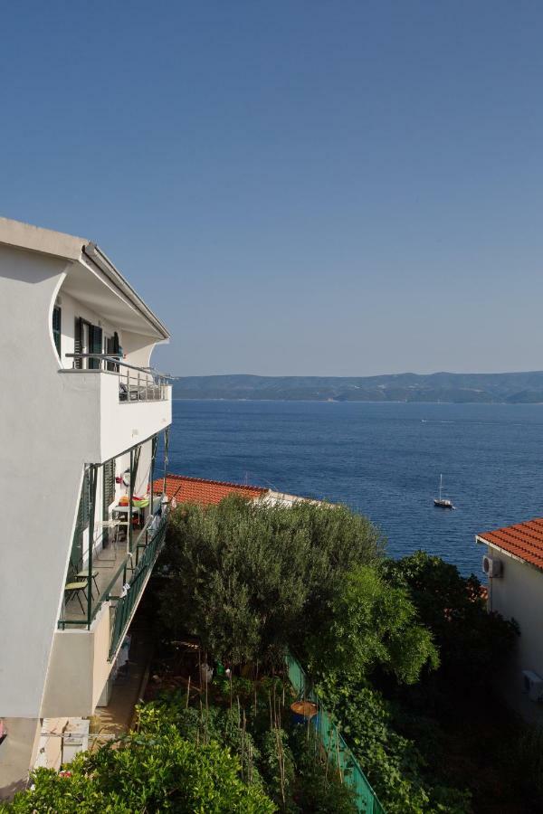Apartment Lelas Omiš Exteriör bild